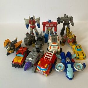 LOT of 13 Hasbro Transformers Action Figure Toys Autobots Decepticons